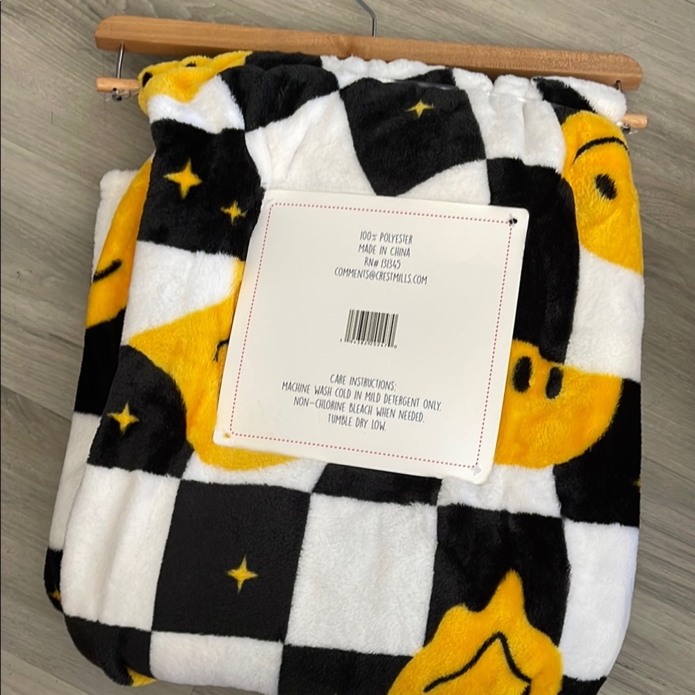 Cozy Plush Blanket - Black, White, Yellow